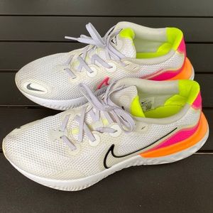 Women’s Nike Renew Size 11